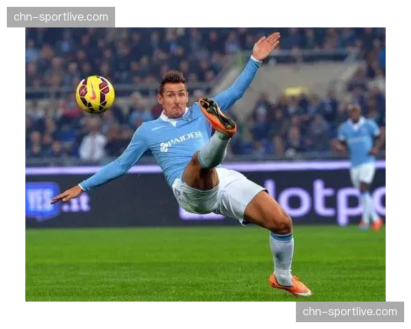 草根足球报告：定位球战术复杂度提升，对业余球员提出新要求