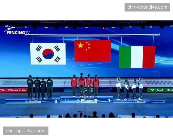 世界击剑锦标赛：中国女子重剑团体力克强敌晋级决赛